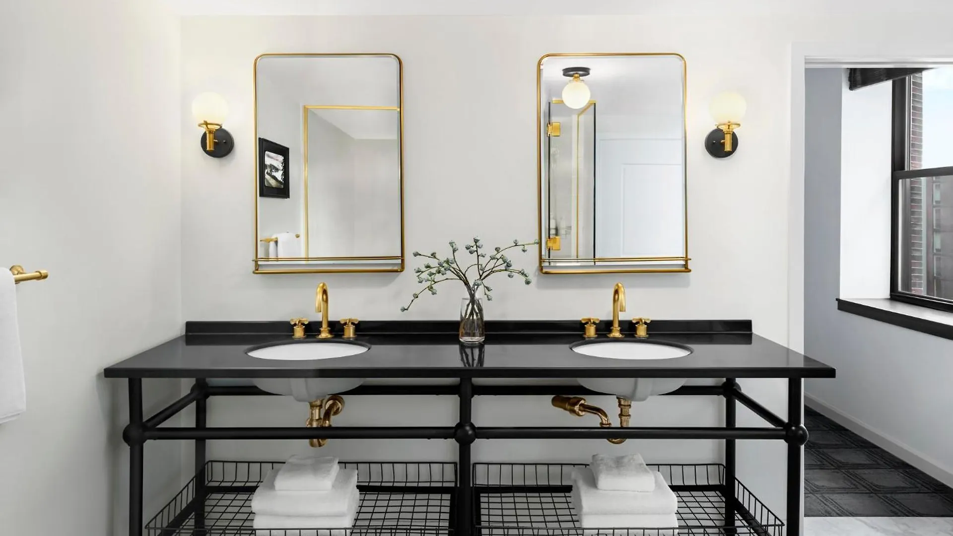 Kimpton Palladian Hotel By Ihg Seattle